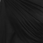 szal welniany w kolorze czarnym z welny merino