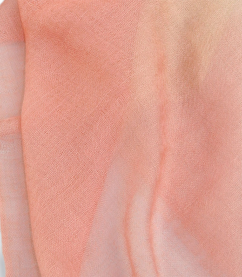 szal kaszmirowy w kolorze rozowo kremowym