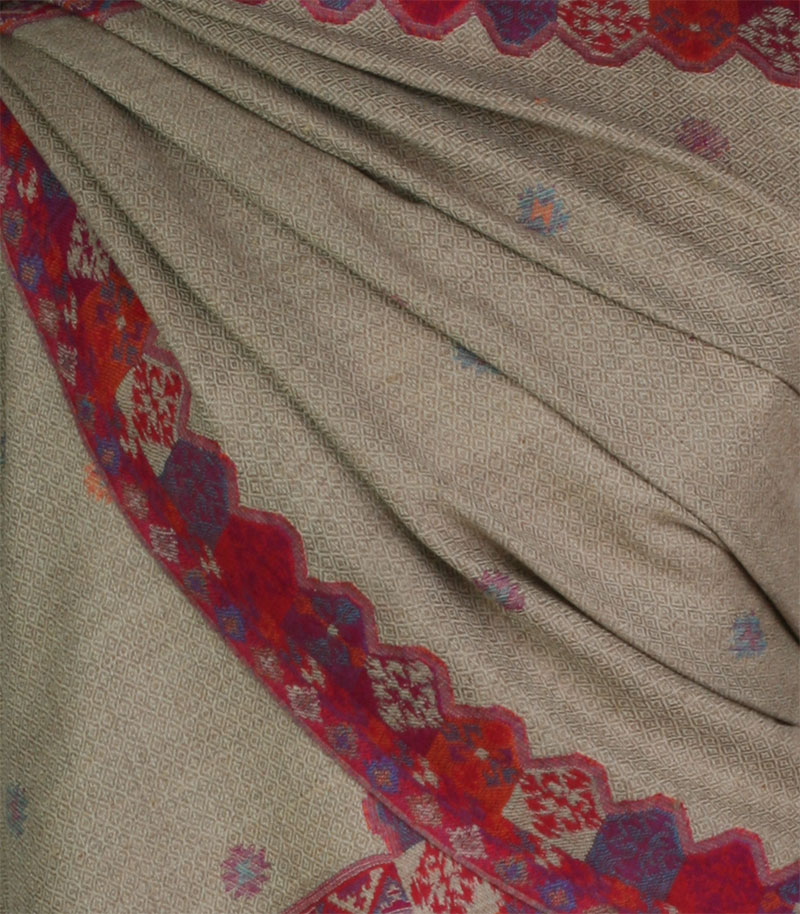 szal welniany w kolorze bezowym z welny merino KuLLU