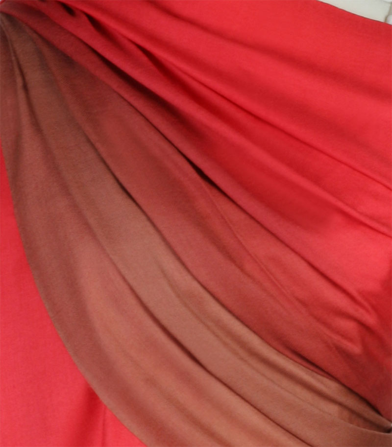 szal welniany w kolorze czerwony z welny merino