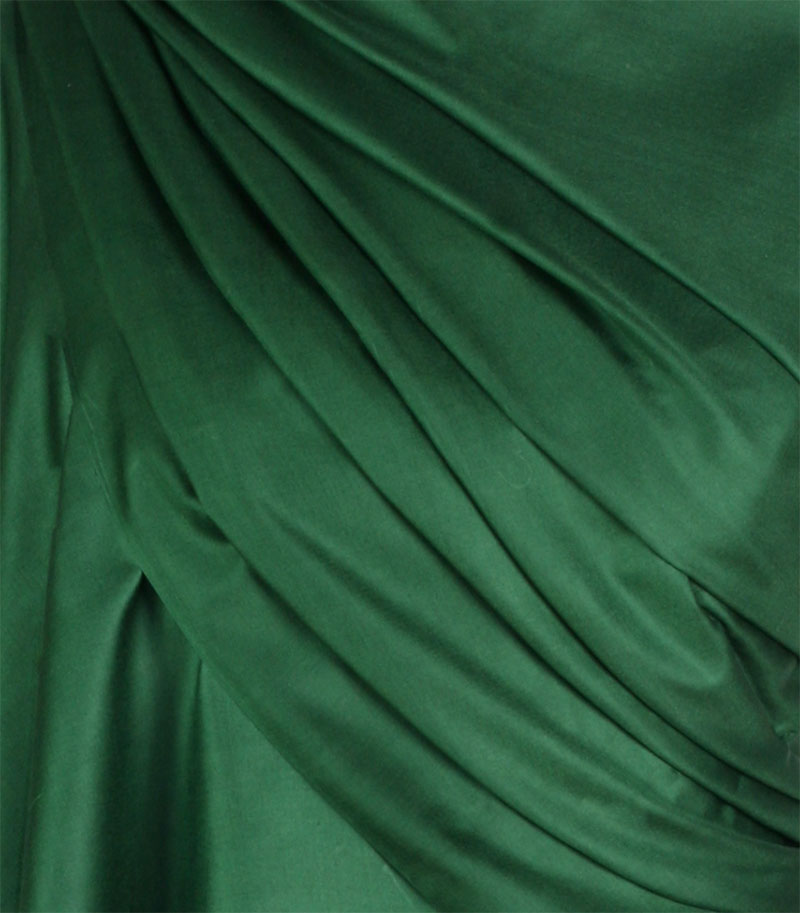 szal-jedwabny-w-kolorze-zielonym
