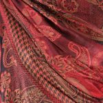 szal-jedwabny-w-kolorze-bordowym