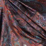 szal-jedwabny-w-kolorze-czarnym