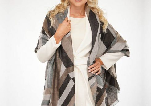 szal-welniany-w-kolorze-bezowym