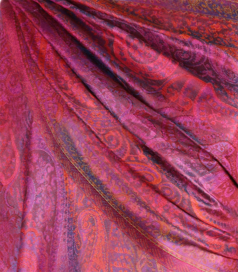 szal-jedwabny-w-kolorze-rozowym-wieczorowy