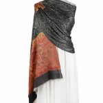 szal-welniany-w-kolorze-czarnym