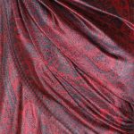 szal-jedwabny-w-kolorze-czerwonym