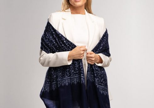 Elegancki szal kaszmirowy 100%pashmina, wyszywany ręcznie w kolorze granatowym