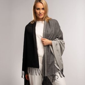 Duży szal kaszmirowy koc szary wykonany z 100% najwyżej jakości kaszmiru, elegancki design, duży rozmiar 130x170cm| Magia Kaszmiru