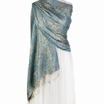 Niebieski szal z jedwabiu paisley wzór, damski wykonany z naturalnego jedwabiu.