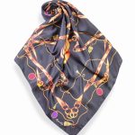 Elegancka mała apaszka gawroszka 65x65 czarna.