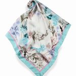 Elegancka apaszka jedwabna mała 65x65 gawroszka kremowa włoska.