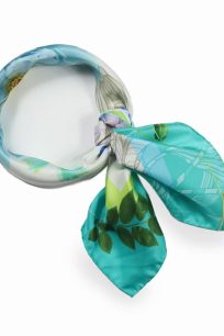 Turkusowa mała apaszka jedwabna 65x65 włoska Laura Biagiotti.