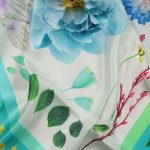 Turkusowa mała apaszka jedwabna 65x65 włoska Laura Biagiotti.