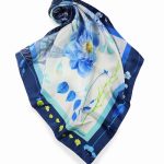 Elegancka mała apaszka gawroszka 65x65 granatowa włoska.