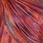 Elegancki sxzal jedwabny wzór paisley w kolorze miedzianym 70x200 do sukienki wieczorowej.