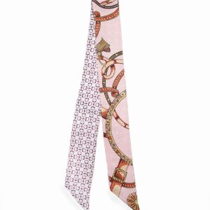 apaszka jedwabna twilly różowa włoska do stylizacji biznesowych i eleganckich.