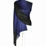Granatowy szal wełniany merino cieniowany ombre 70x200 do sukienki lub płaszcza