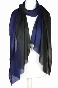 Granatowy szal wełniany merino cieniowany ombre 70x200 do sukienki lub płaszcza