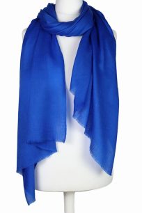 Szal wełniany kobaltowy z wełny merino 70x200 damski do stylizacji wieczorowej lub płaszcza