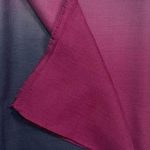 Stylowy szal wełniany w kolorze różowym cieniowany 70x200 delikatny do sukienki lub płaszcza