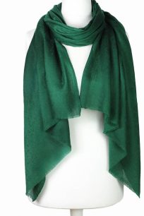 Delikatny szal wełniany z merino jednokolorowy zielony z eleganckim wzorem paisley 70x200