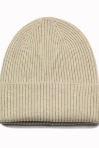 alt="Beżowa czapka z kaszmiru unisex prązki puszysta, ciepła"
