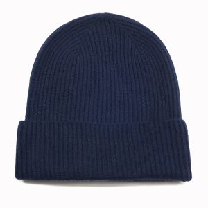 alt="granatowa czapka z kaszmiru unisex prązki luźna, ciepła"