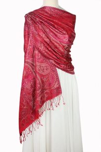 alt="Stylowy szal wieczorowy czerwony z jedwabiu naturalnego 70x200 na ramiona wzór paisley"