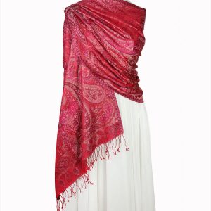 alt="Stylowy szal wieczorowy czerwony z jedwabiu naturalnego 70x200 na ramiona wzór paisley"
