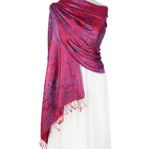 alt="Wieczorowy szal damski malinowy z jedwabiu naturalnego 70x200 na ramiona wzór paisley"