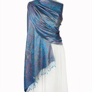 alt="Elegancki szal z jedwabiu turkusowy paisley 70x200 do sukienki wieczorowej na ramiona"