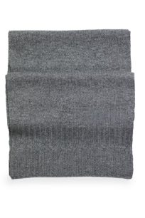 alt="Stylowy szalik z kaszmiru szary unisex klasyczny zimowy miękki w dotyku"