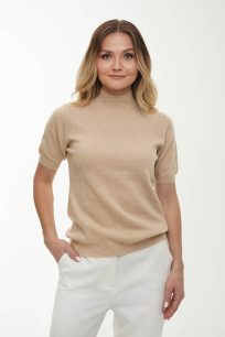 alt="Sweter kaszmirowy z krótkim rękawem beżowy-stylowy i delikatny"