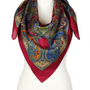 alt="Delikatna jedwabna chusta z eleganckim orientalnym wzorem bordowa 100x100"