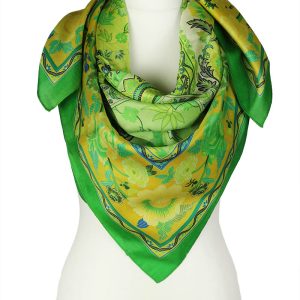 alt="Delikatna jedwabna chusta z eleganckim kwiatowym wzorem zielona 100x100"