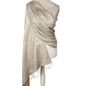 alt="Stylowy beżowy jedwabny szal z wzorem orientalnym elegancki 70x200"