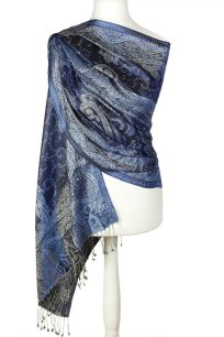 alt="Delikatny jedwabny szal z wzorem orientalnym 70x200"