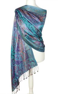 alt="Niebieski jedwabny szal z wzorem orientalnym 70x200"