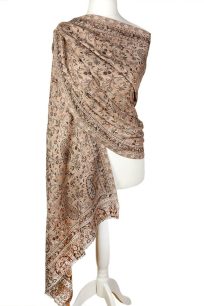 alt="Elegancki beżowy szal wełniany merino z orientalnym wzorem ciepły 70x200"