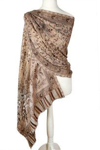 alt="Elegancki beżowy szal wełniany merino z orientalnym wzorem ciepły 70x200"