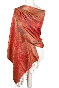 "Delikatny szal z jedwabiu czerwony z eleganckim wzorem wschodnim 55x180"