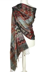 "Szal jedwabny nowoczesny wzór do sukienki na ramiona"