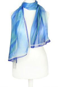 alt="Niebieski szalik jedwabny włoski Marina D'Este do marynarki lub sukienki"