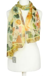 alt="Stylowy jedwabny szalik damski złocisty na wiosne, lekki i zwiewny"