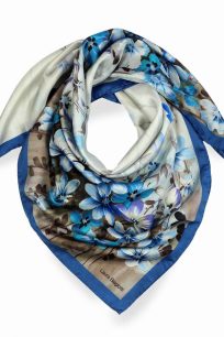 alt="Elegancka apaszka jedwabna włoska niebieska oryginalna Laura Biagiotti 90x90"