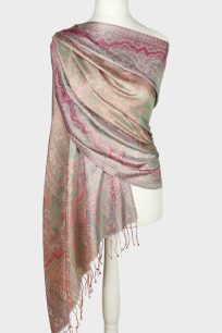 alt="Elegancki jedwabny szal z modnym wzorem paisley różowy 70x200"