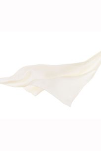 alt="Stylowa apaszka jedwabna ecru 90x90 do eleganckich stylizacji"