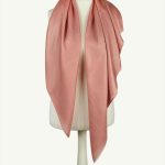 Chusta kaszmirowa Dusty Pink 110 × 110 cm z jedwabiem