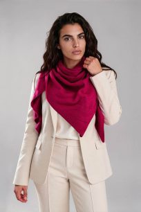 Fuksjowa chusta kaszmirowa trójkątna w elegancki wzór